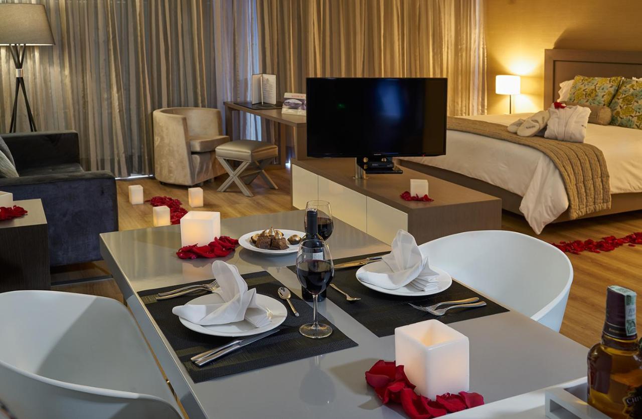 Hotel 100 Luxury Suites By Preferred Богота Экстерьер фото A suite at the hotel