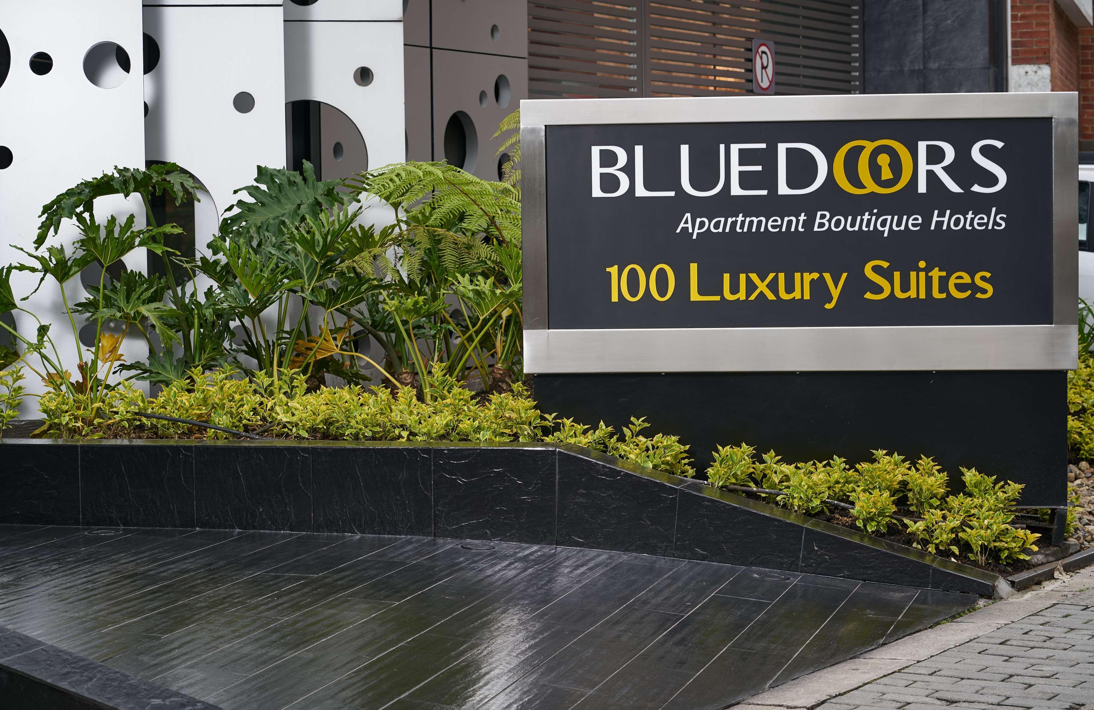 Hotel 100 Luxury Suites By Preferred Богота Экстерьер фото Bluedors